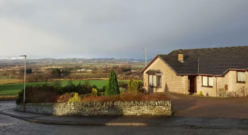 One Strathview B&B Forfar Εξωτερικό φωτογραφία